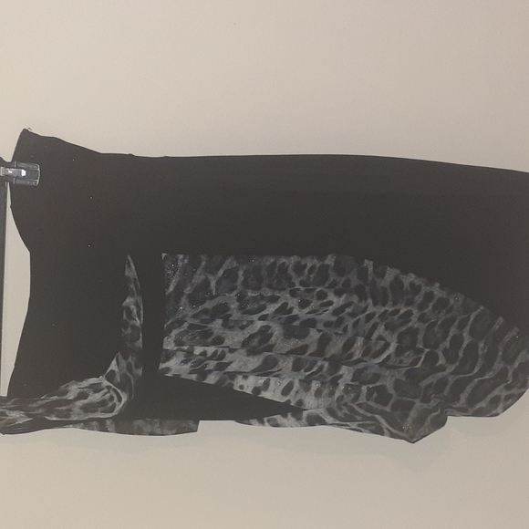 Women 2x Black Strapless Dress with Black and silver cheetah print. - Picture 3 of 5